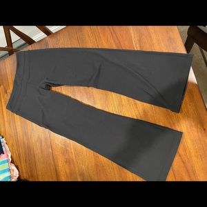 LULULEMON Black yoga pants, size 8